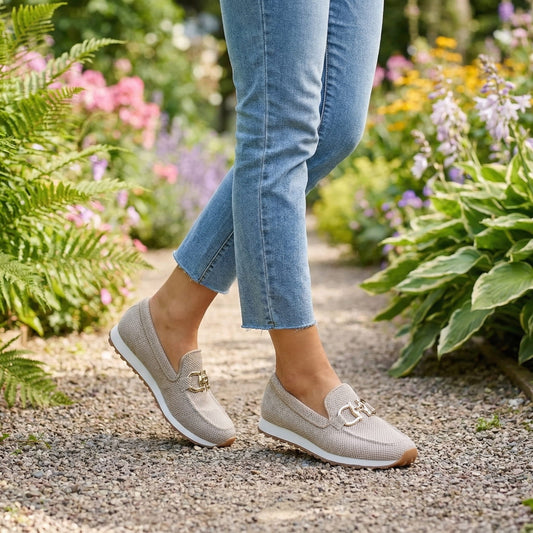 Elena | Instapschoen met Gevlochten Textuur en Goudaccent